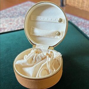 Sezane Tan Round Jewelry Case
